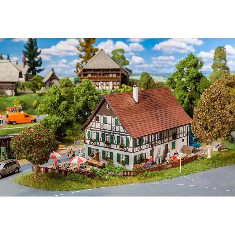 Faller Boerderijwoning Met Bedrijf -130556