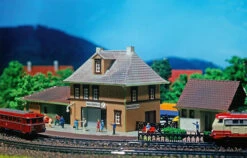 232541 Faller Bahnhof Waldkirch